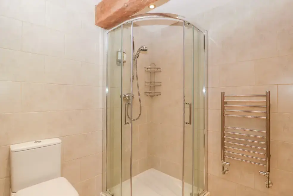Shower room at Owl Barn