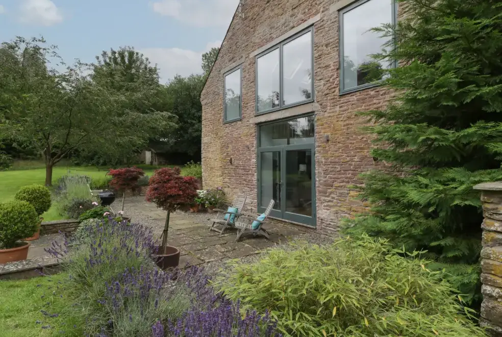 Patio area at Owl Barn