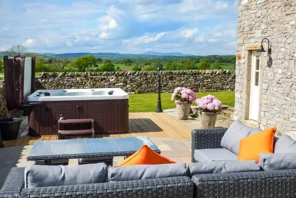 Private Hot Tub at Ox Hey Barn