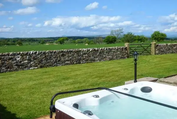 Private Hot Tub at Ox Hey Barn