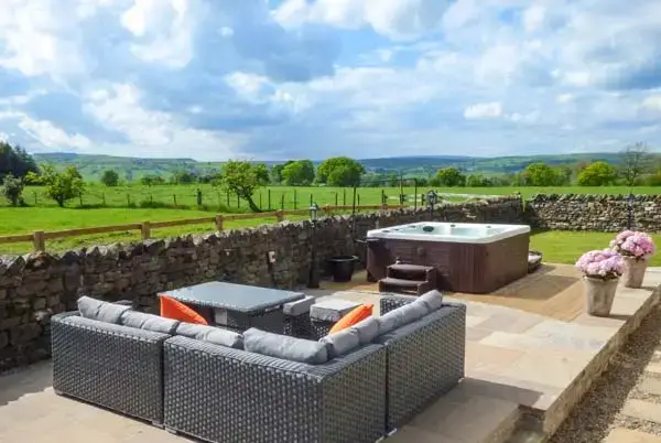 Private Hot Tub at Ox Hey Barn