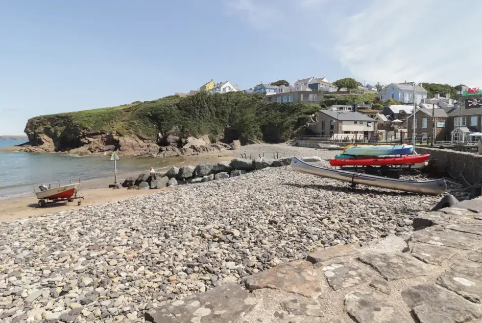 Coastal scenes near Oyster Lodge