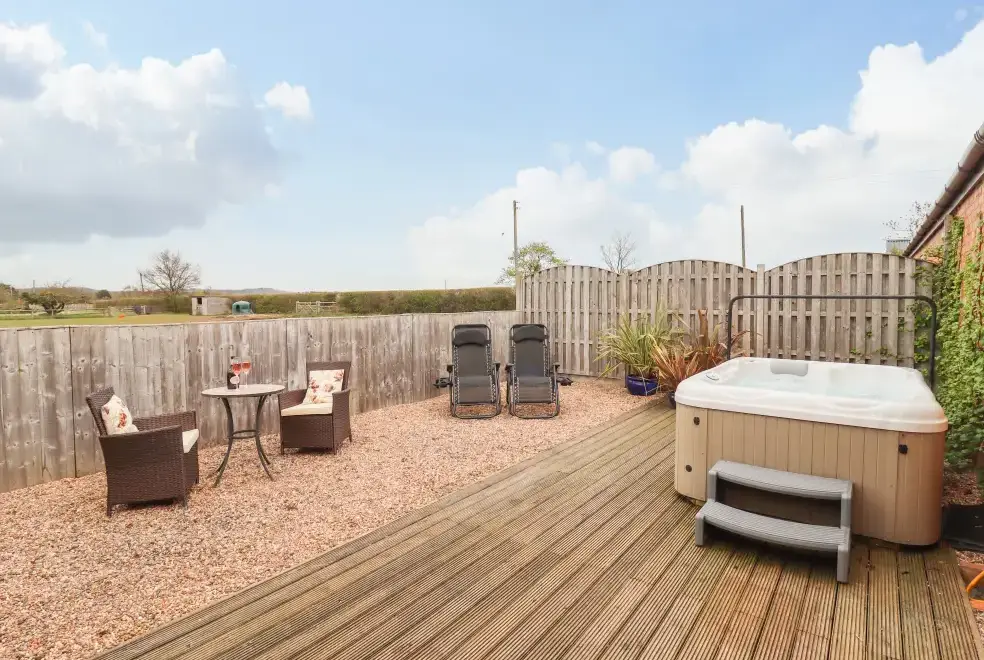 Private Hot Tub at Parlour Rural Retreat near the Malvern Hills and Cotswolds