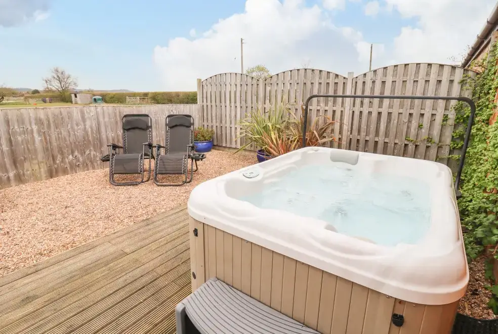 Private Hot Tub at Parlour Rural Retreat near the Malvern Hills and Cotswolds