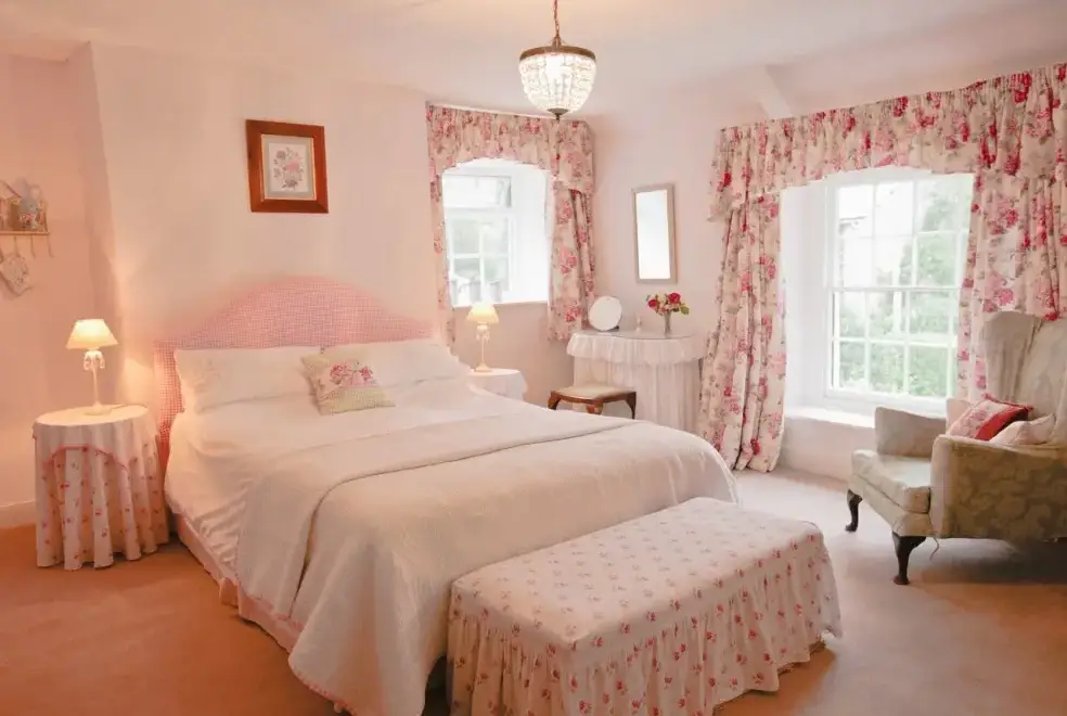 Bedroom at Parnacott