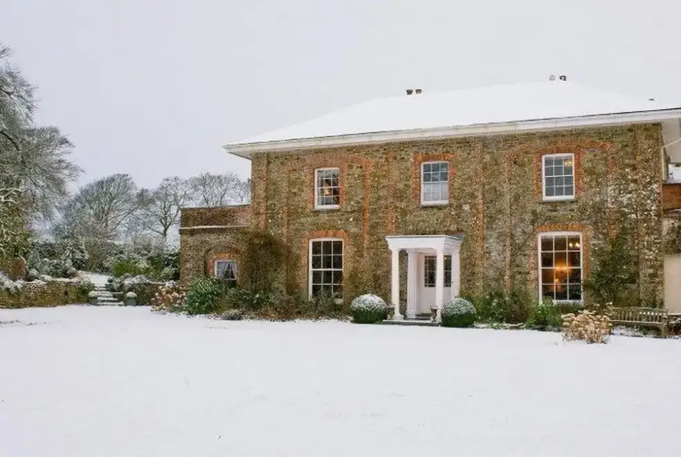 Parnacott, from the outside