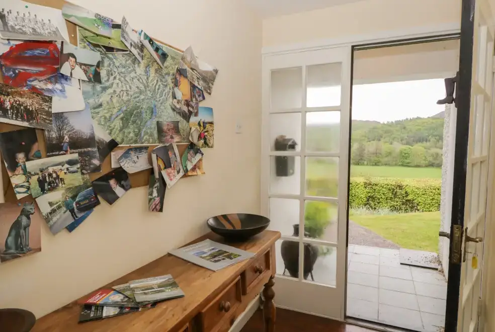 Peel Place Noddle, from the outside