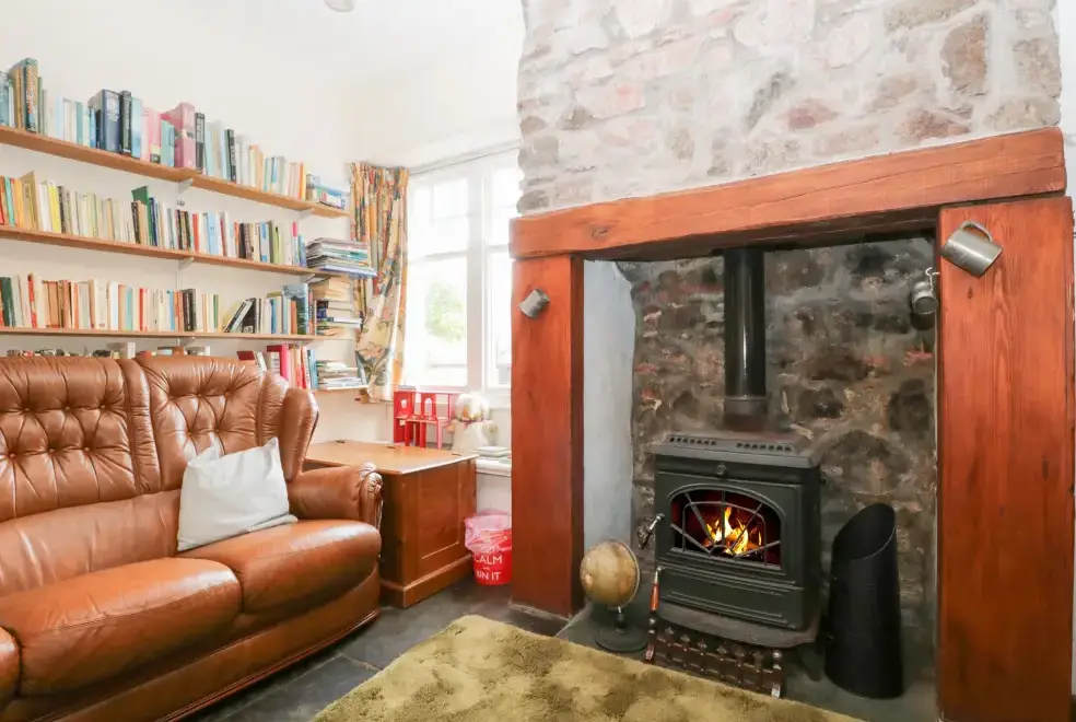 Lounge at Peel Place Noddle