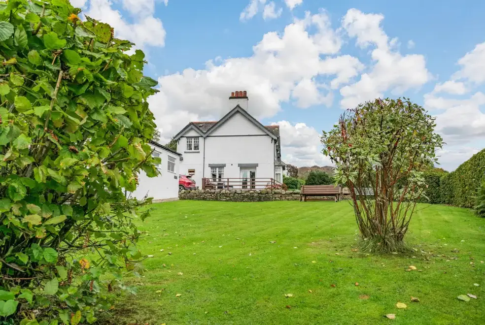 Garden at Peel Place Noddle