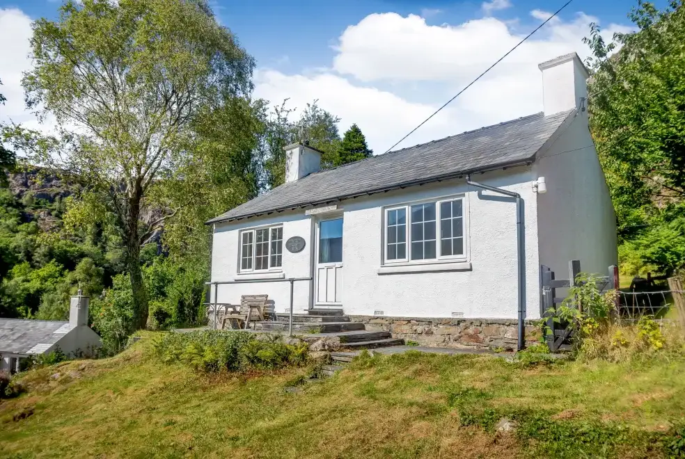 Penlan, from the outside