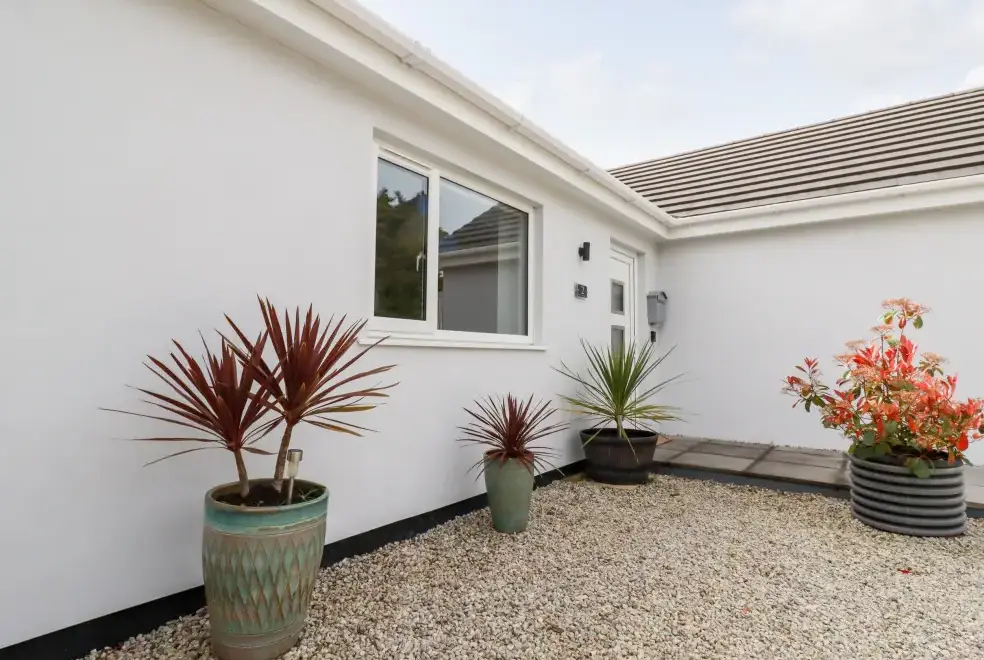 Patio area at Penn-An-Vownder Holiday Bungalow
