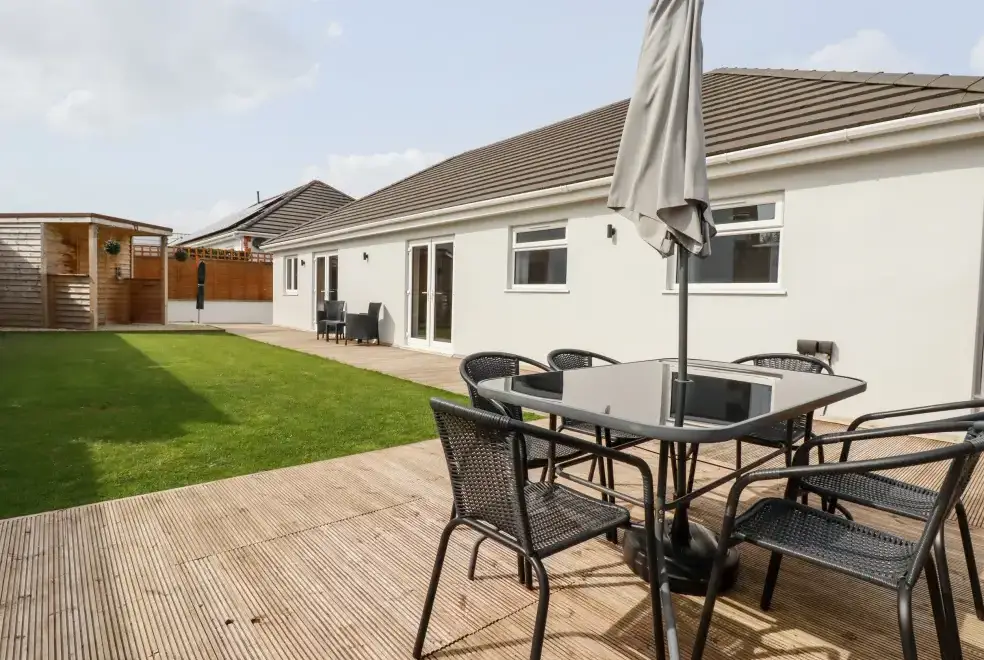Decked area at Penn-An-Vownder Holiday Bungalow