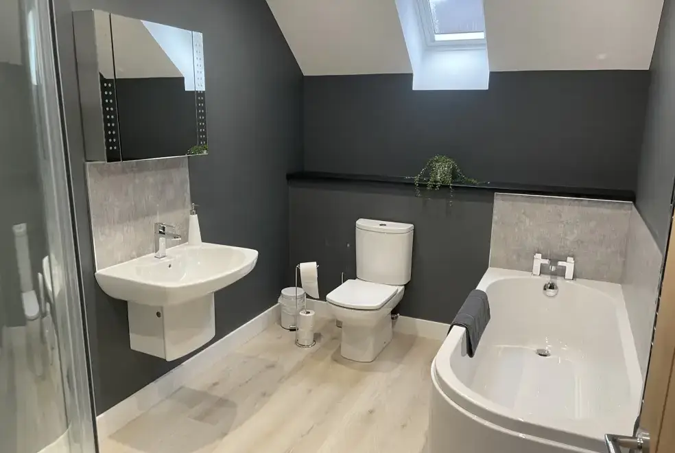 Family bathroom at Pennant Uchaf