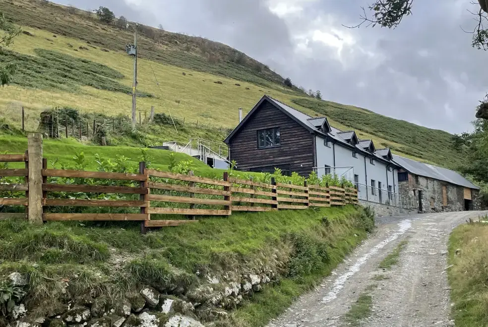 Pennant Uchaf, from the outside