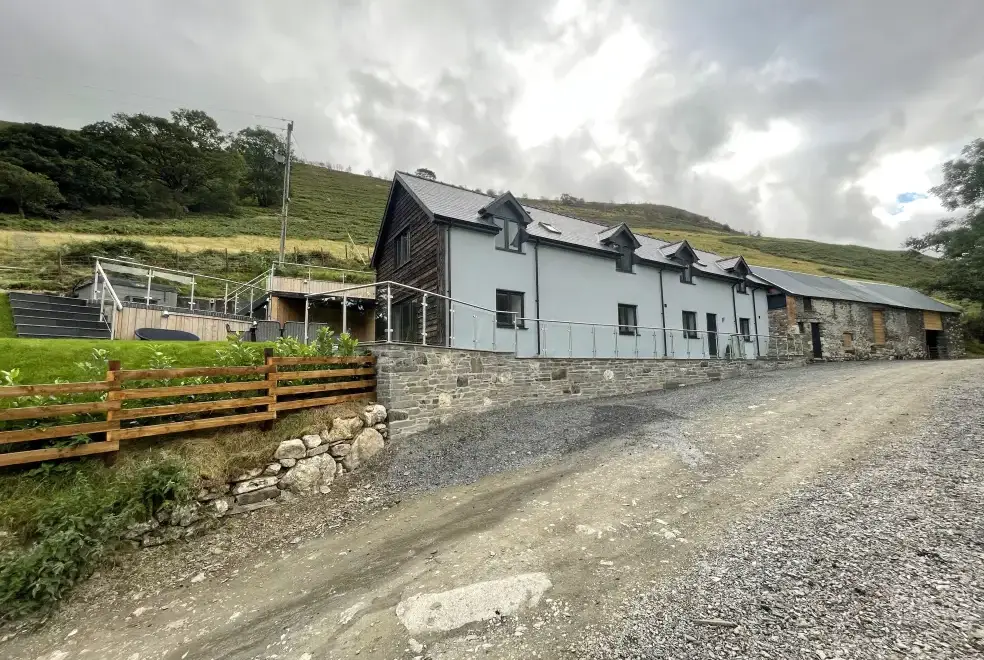 Pennant Uchaf, from the outside