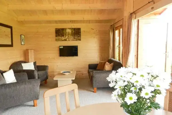 Open plan living area at Pennylands Willow Lodge