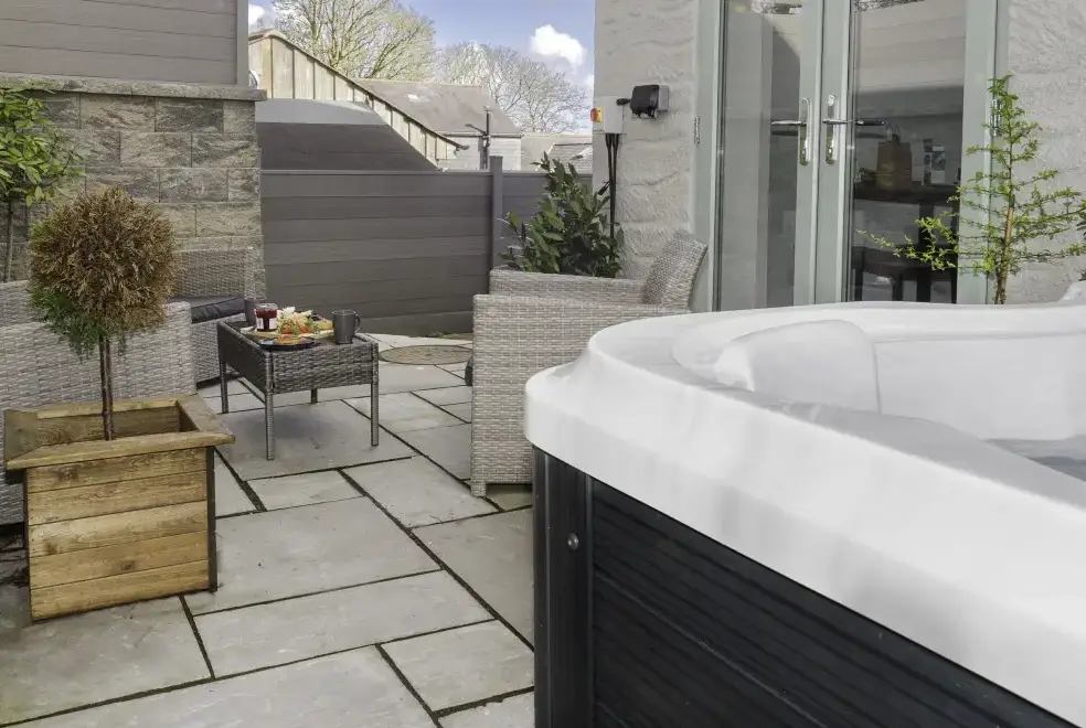 Private Hot Tub at Penpoll