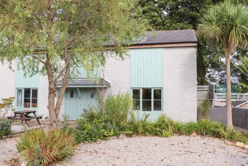 Penpoll, from the outside