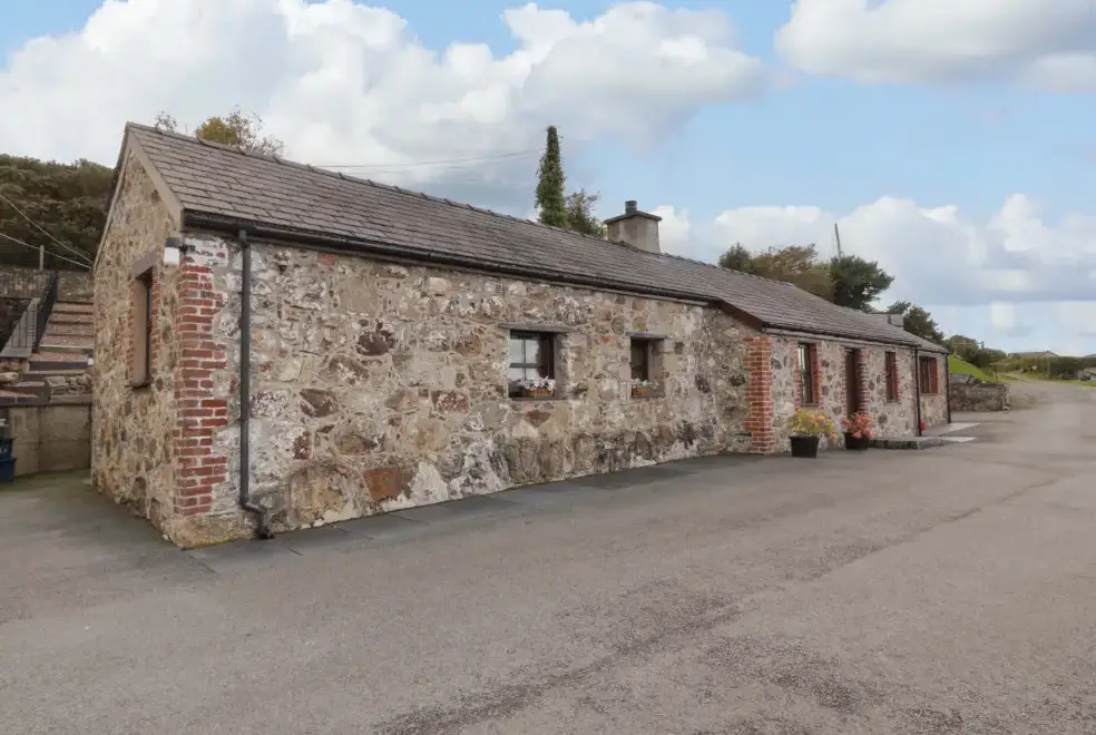 Penrallt Cottage, from the outside