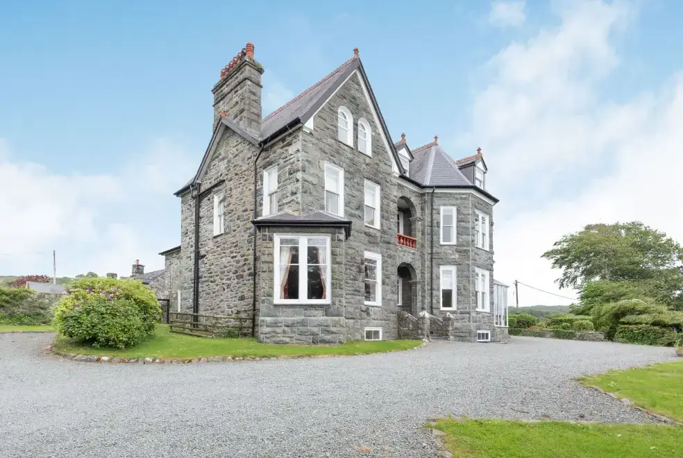Pensarn Hall Dogs-welcome Cottage, Snowdonia North Wales , from the outside