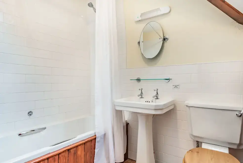 Family bathroom at Pensarn Hall Dogs-welcome Cottage, Snowdonia North Wales 