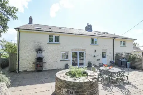 Penuwch Fach, Ceredigion, from the outside