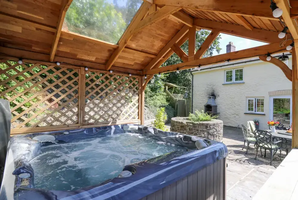 Private Hot Tub at Penuwch Fach