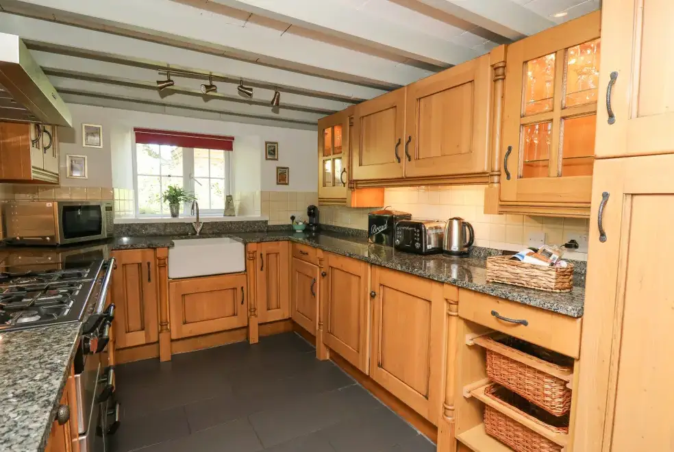 Farmhouse style kitchen at Penuwch Fach