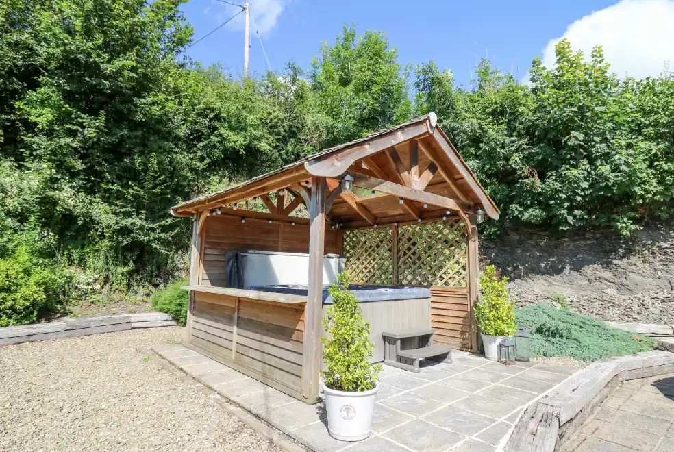 Private Hot Tub at Penuwch Fach