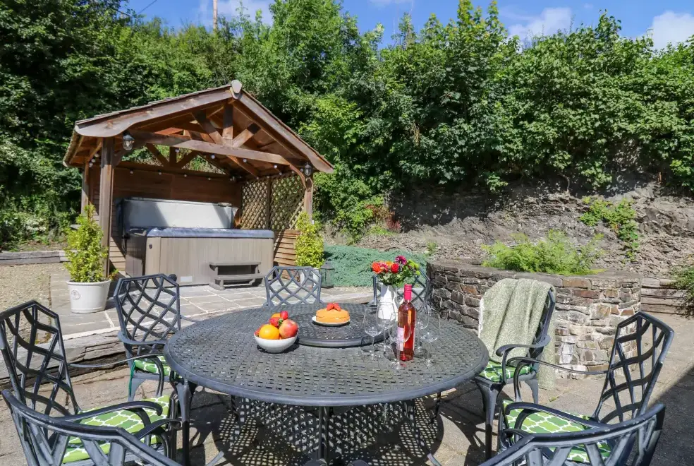 Private Hot Tub at Penuwch Fach