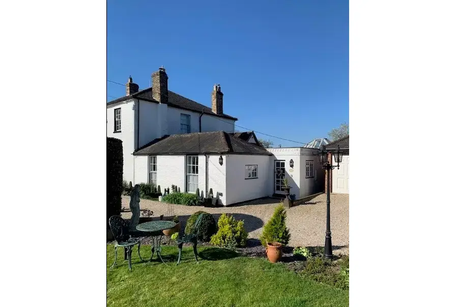 Surrounding area near Petite Fleur