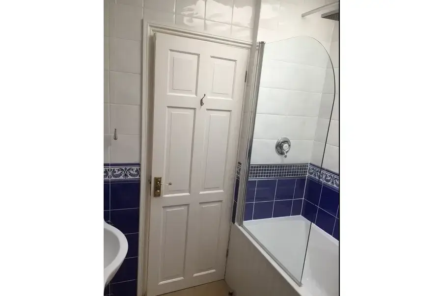 Family bathroom at Petite Fleur