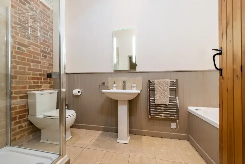 Ensuite bathroom at Pheasant