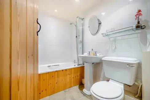 Family bathroom at Pickle Barn, Cumbria