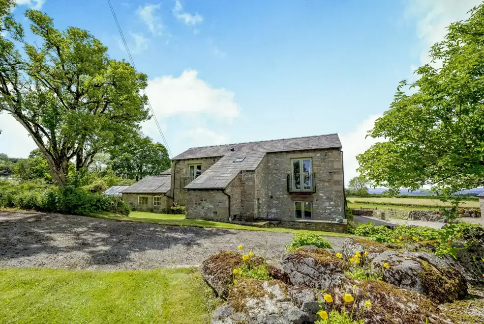 Pickle Barn, from the outside