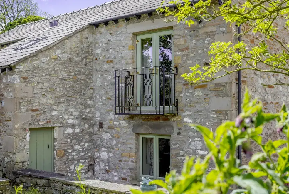 Pickle Barn, from the outside