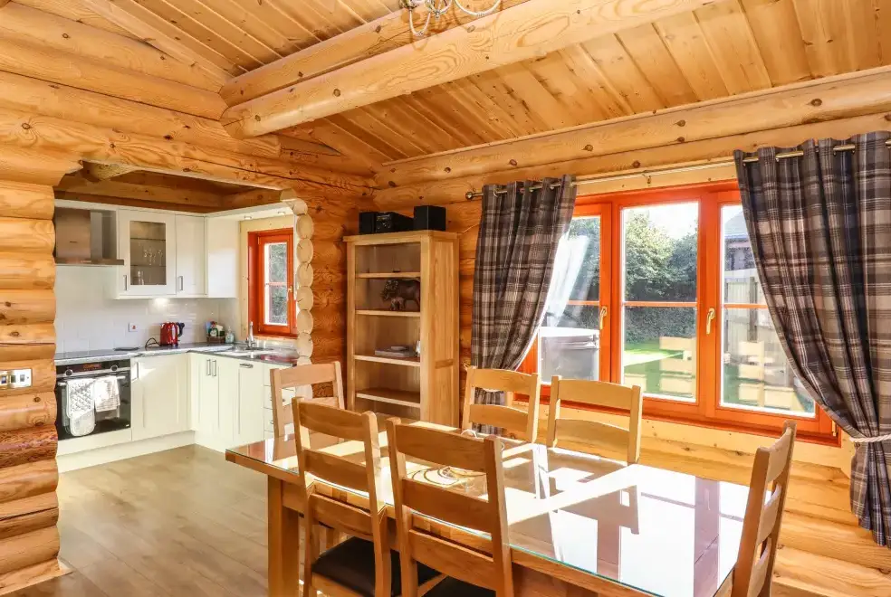 Dining room at Pine Lodge