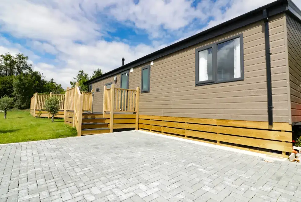 Pinehurst Lodge, from the outside