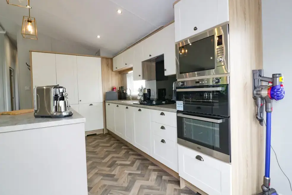 Well equipped kitchen at Pinehurst Lodge