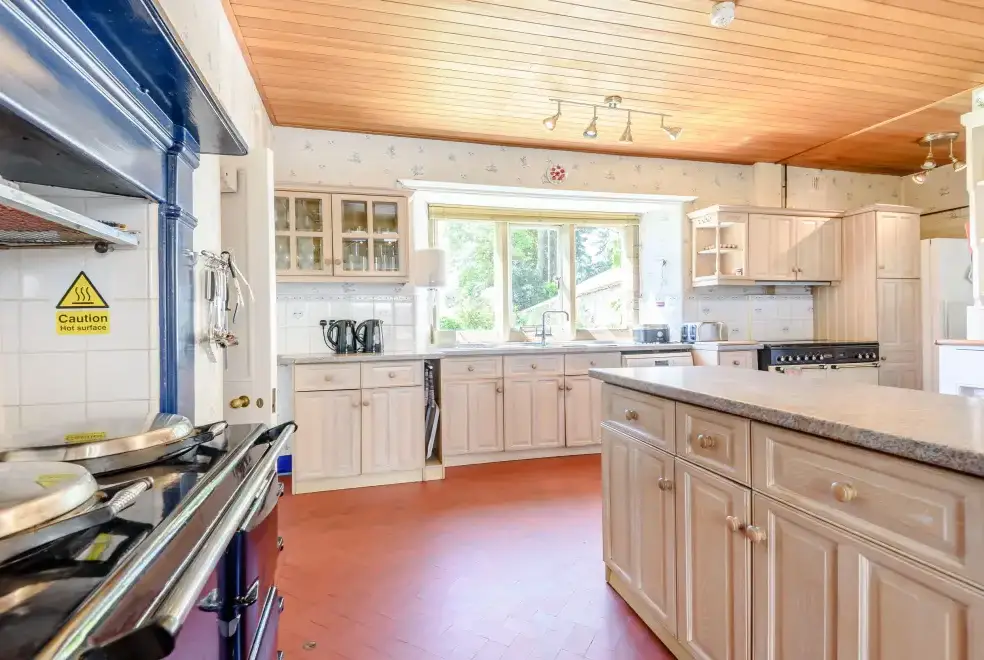 Farmhouse style kitchen at Plas Gwynfryn