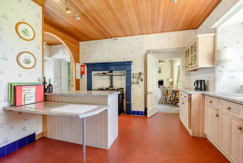 Farmhouse style kitchen at Plas Gwynfryn