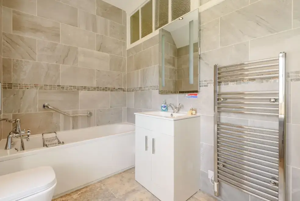 Family bathroom at Plas Gwynfryn