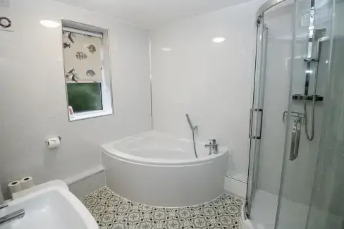 Family bathroom at Ploughman's Cottage, Nottinghamshire