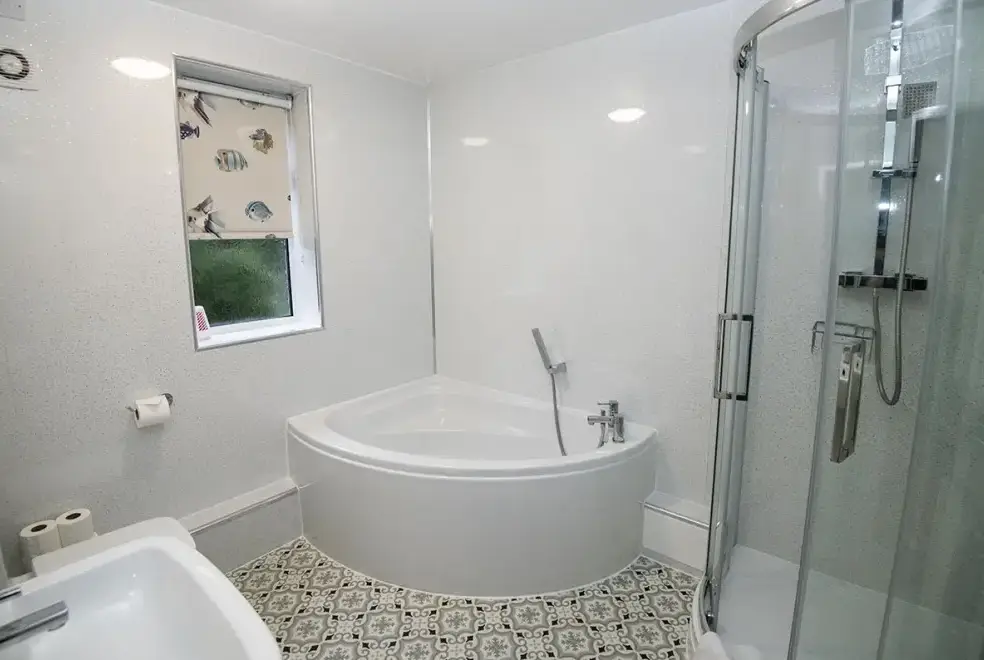 Family bathroom at Ploughman's Cottage