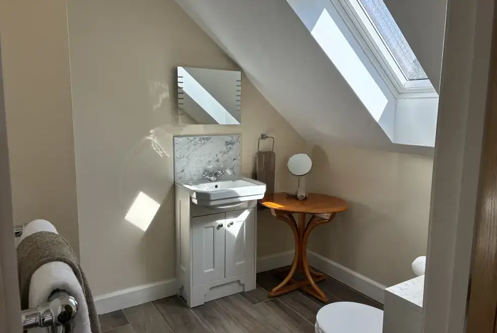 Ensuite bathroom at Poachers Barn