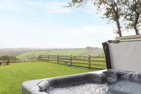 Private Hot Tub at Pol Glas Hall, Cornwall