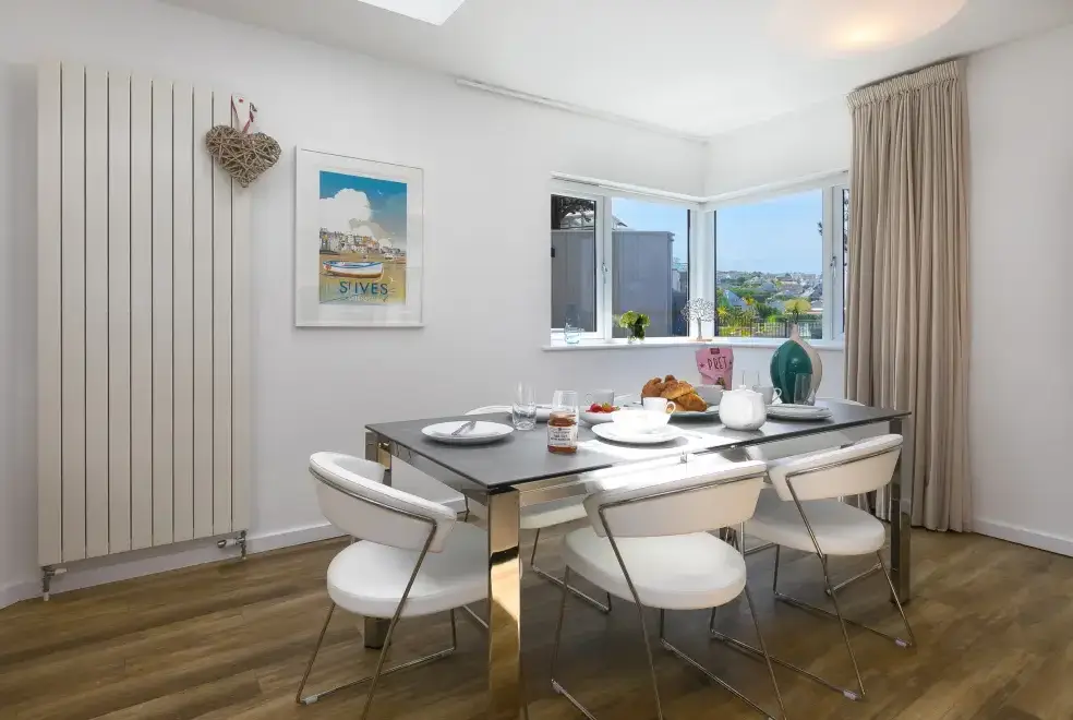 Dining room at Portside