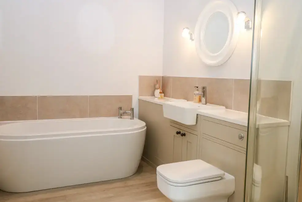 Family bathroom at Rabbit's Warren