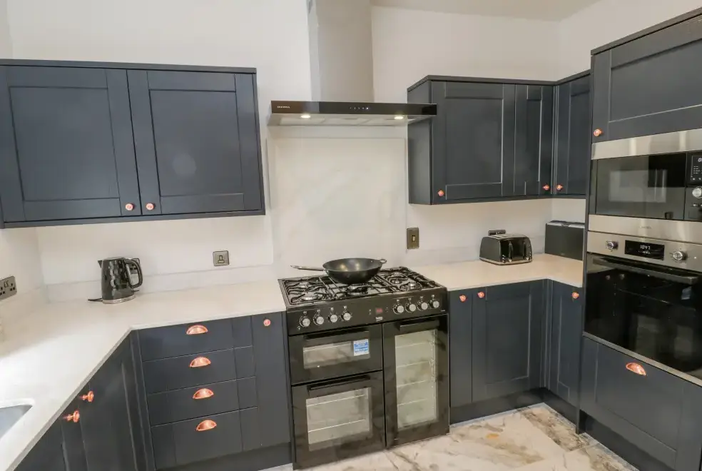 Well equipped kitchen at Railway House