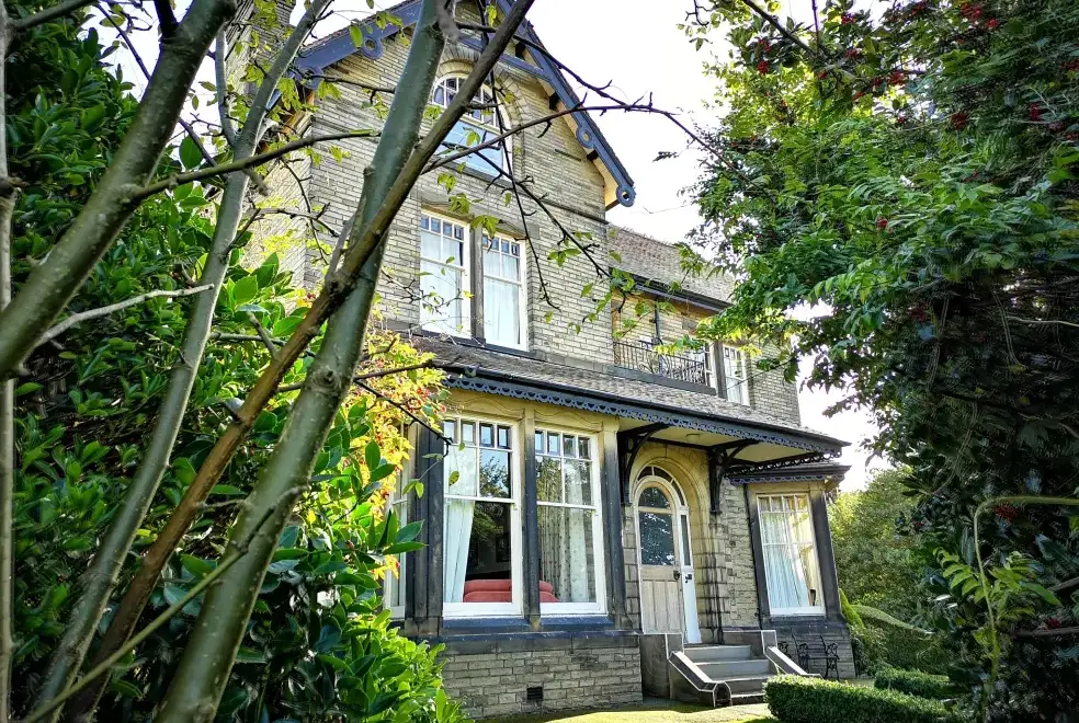 Ravensprings, from the outside